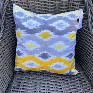 Set of Two Pillows